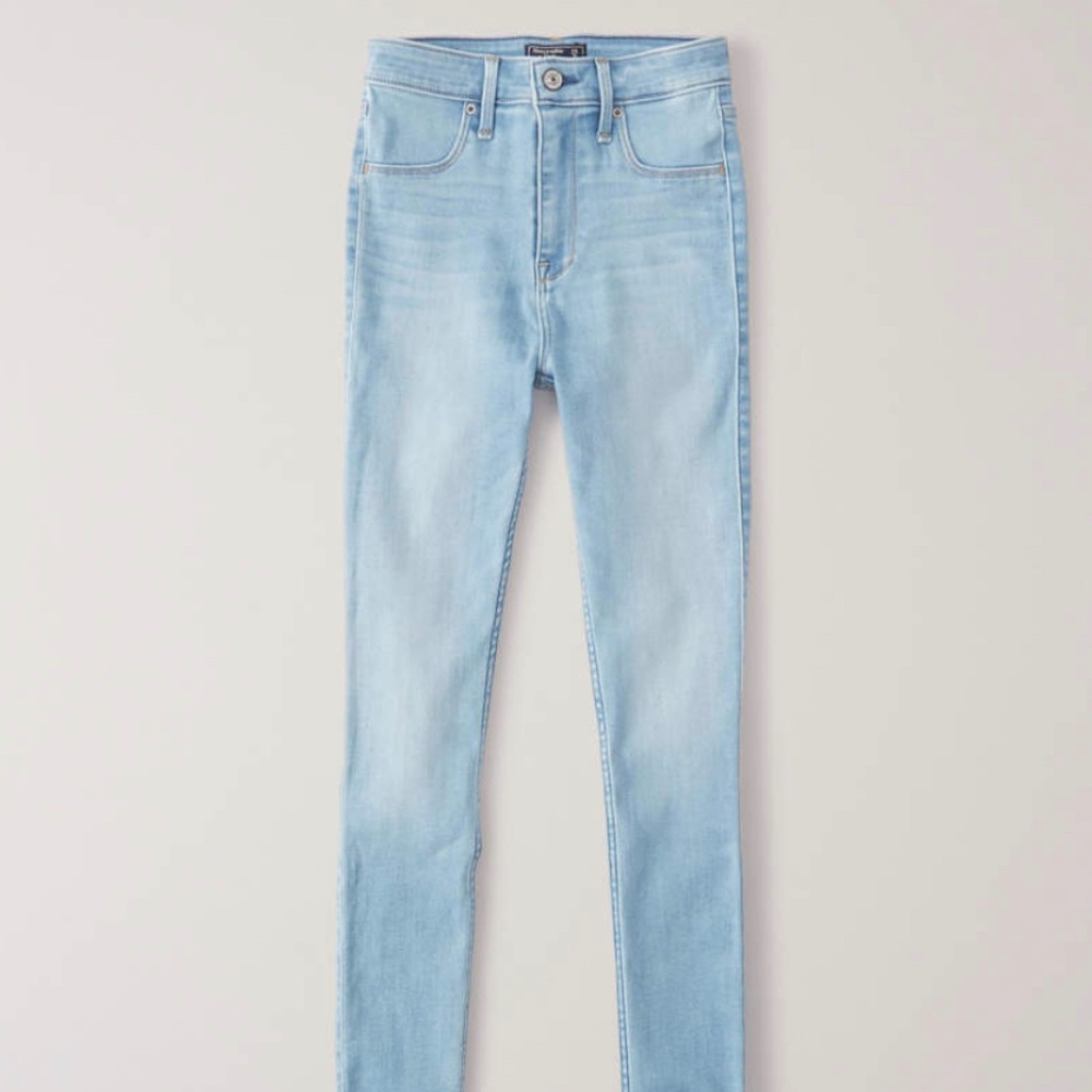 Light Wash Jeans